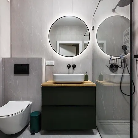 Uroczy ,,bursztynowy ,, Blisko Plazy , Parking W Cenie *