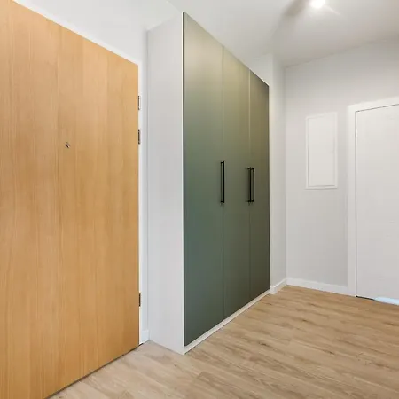 Uroczy ,,bursztynowy ,, Blisko Plazy , Parking W Cenie Apartamento *