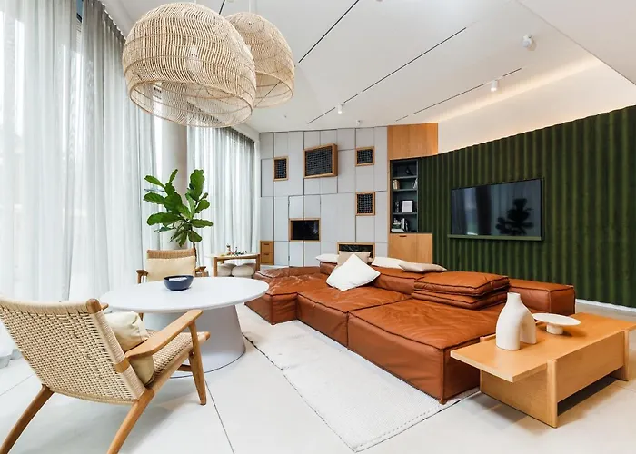 Uroczy ,,bursztynowy ,, Blisko Plazy , Parking W Cenie アパート